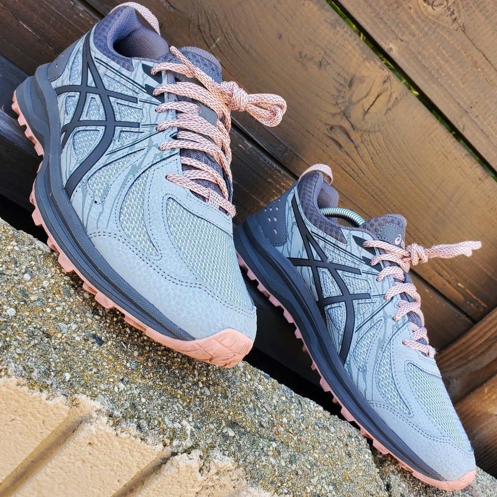 Grey Carbon ASICS Frequent Wmn's Trail Shoes - 10.5